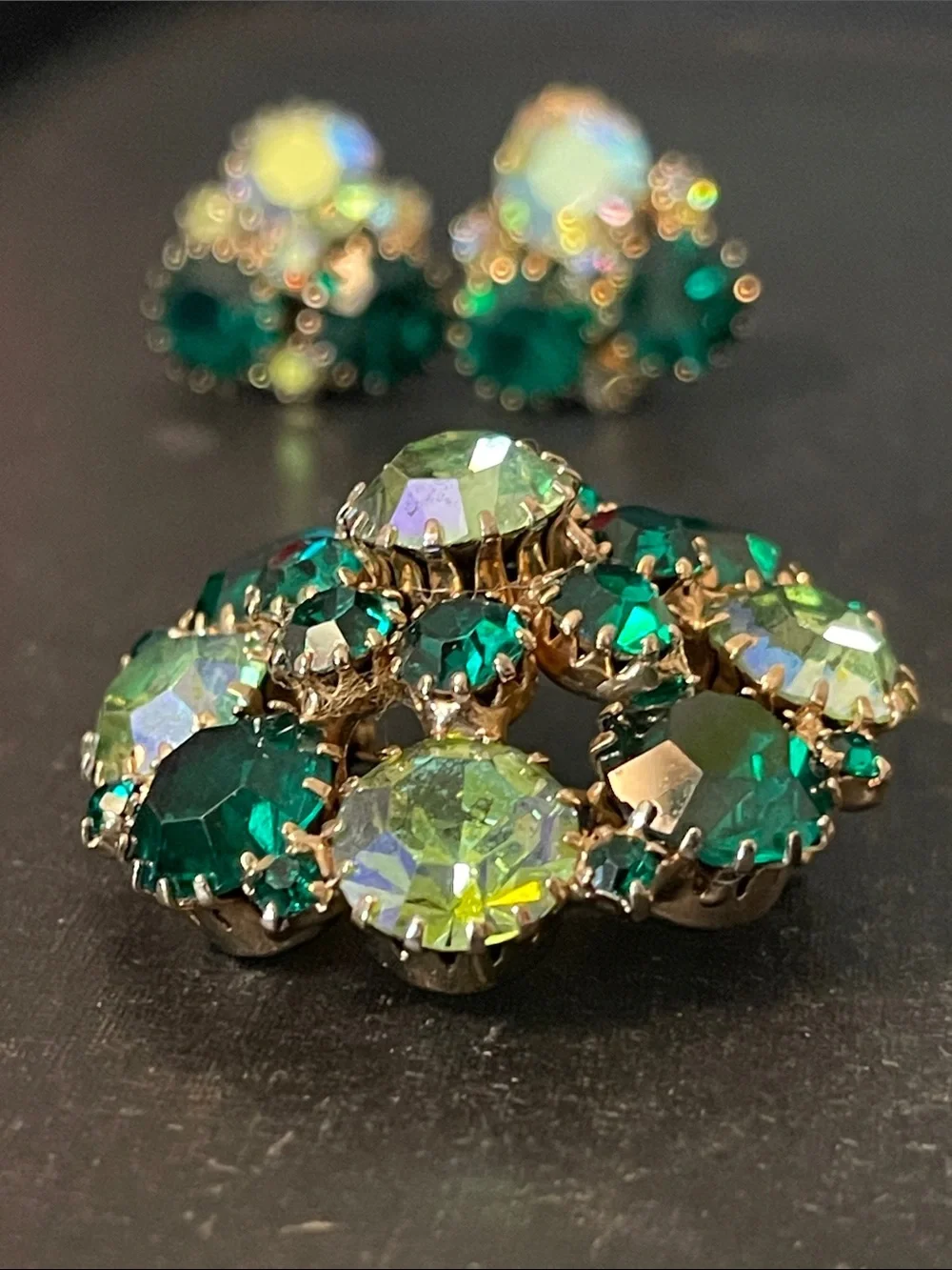 Weiss Emerald Green & Aurora Borealis Set (Earrings, Brooch, & Bracelet) - Picture 8 of 10